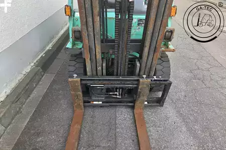 LPG heftrucks 2015  Mitsubishi FG25T (6)