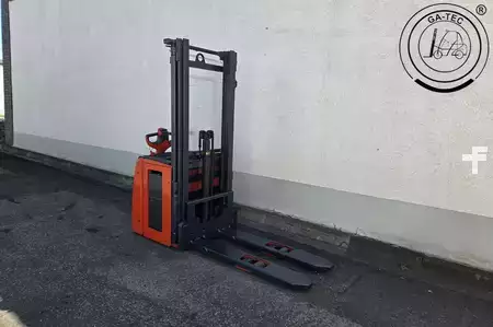 Wózek wysokiego podnoszenia 2019  Linde L16i (4)