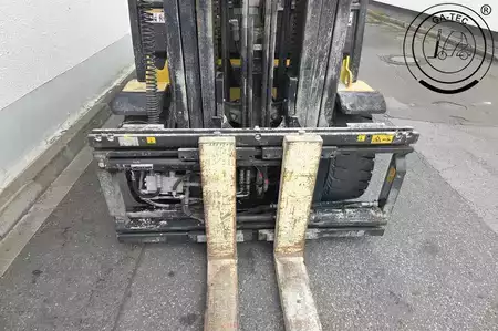 Treibgasstapler 2012  Yale GPL55VX (6)