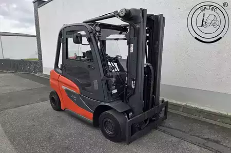 Empilhador a gás 2021  Linde H25T (4)