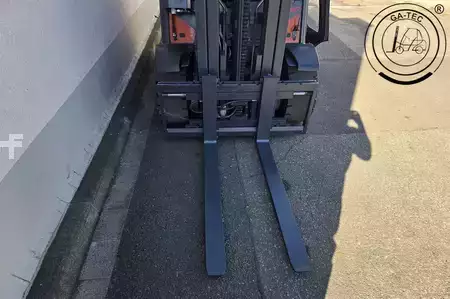 Empilhador a gás 2019  Linde H30T (6)