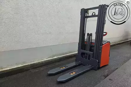 Stacker pedestre 2015  Linde L16 (1)