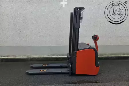 Stacker pedestre 2015  Linde L16 (2)