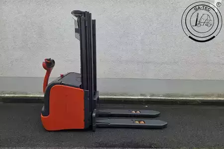 Stacker pedestre 2015  Linde L16 (5)