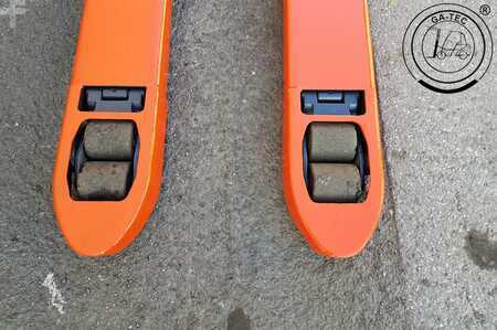 Niederhubwagen 2013  Linde T20 (7)