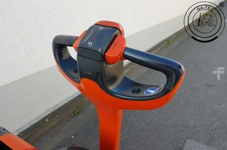 Niederhubwagen 2013  Linde T20 (9)