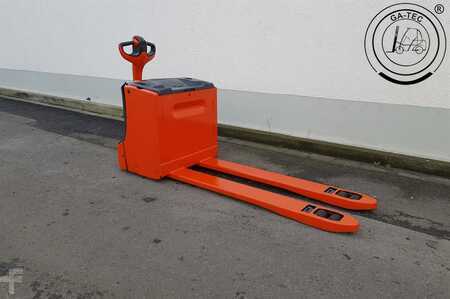 Niederhubwagen 2012  Linde T20 (4)
