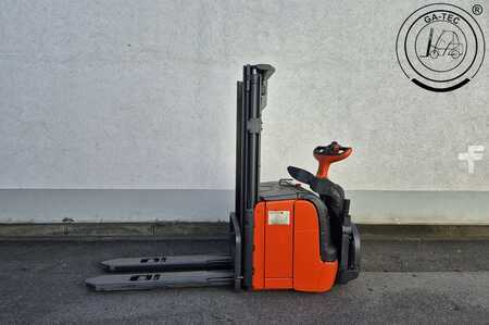 Vertical order pickers 2011  Linde L14APi (2)