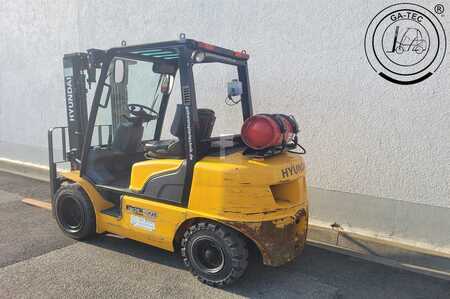 Treibgasstapler 2020  Hyundai 30L-7A (3)