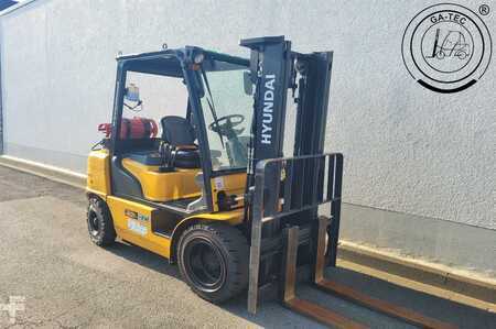 Carrello elevatore a gas 2020  Hyundai 30L-7A (4)