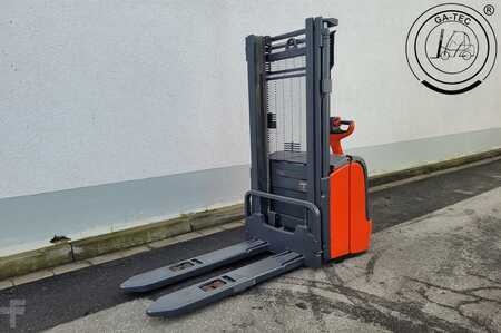 Pallet Stackers 2008  Linde L14i (1)