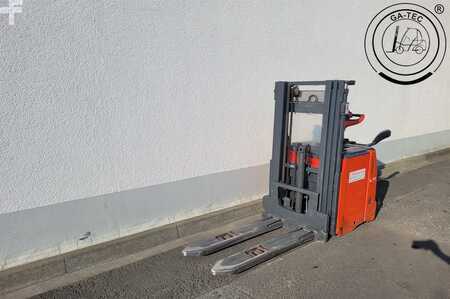 Wózek wysokiego podnoszenia 2015  Linde L14AP (1)