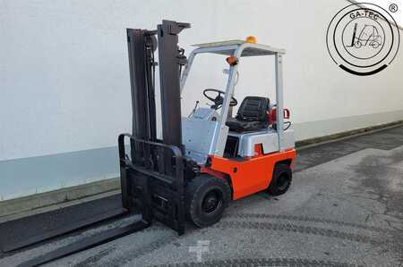 LPG heftrucks 1980  Nissan FO1 A15U (1)