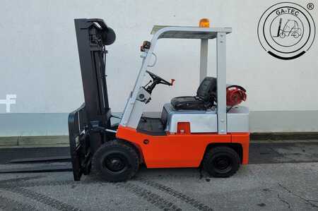 LPG heftrucks 1980  Nissan FO1 A15U (2)