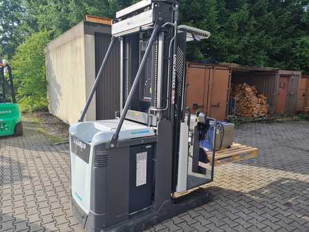 Vertical order pickers 2018  Unicarriers EPM100 (1)