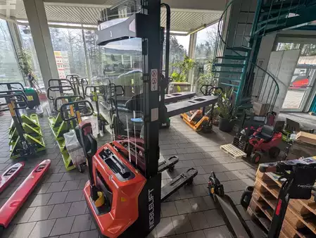 Hochhubwagen-Noblelift-SWB-130D