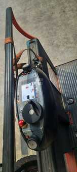 VZV pro práci v úzk.uličkách-retrakt 2008  Linde EK 13 s (5)