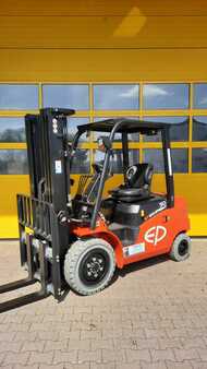 Elektrisk- 4 hjul 2023  EP Equipment EFL 303 (1)