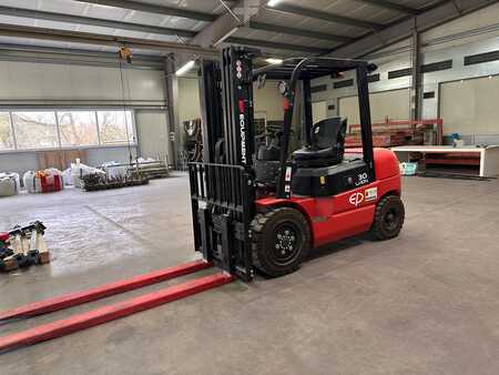 Elektro 4 Rad 2023 EP Equipment EFL302 (1)