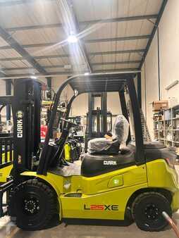 Elektromos 4 kerekű 2025  Clark Gabelstapler L25XE (6)