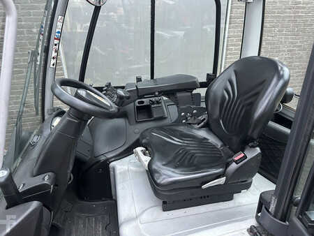 Elektro čtyřkolový VZV 2019  Still RX60-25 Elektrisch heftruck (4)