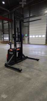Stapelaars 2023  Toyota SWE140S (2)