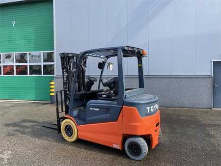 Sähkö - 4 pyör 2023 Toyota 9FBM25T (1)