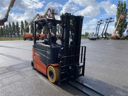 Sähkö - 4 pyör 2023 Toyota 9FBM25T (3)