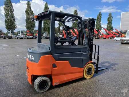 Sähkö - 4 pyör 2023 Toyota 9FBM25T (4)