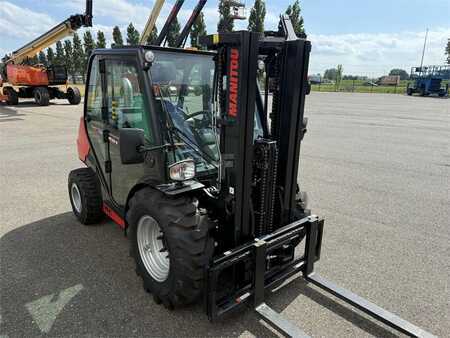 Empilhador todo-terreno 2024  Manitou MC25-4 (3)