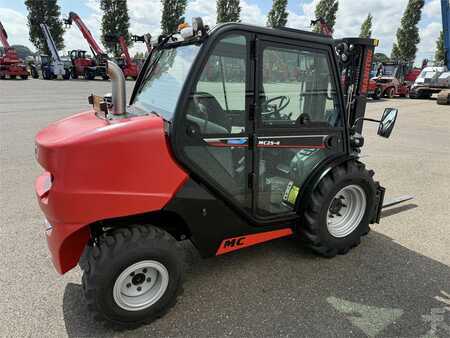 Empilhador todo-terreno 2024  Manitou MC25-4 (4)
