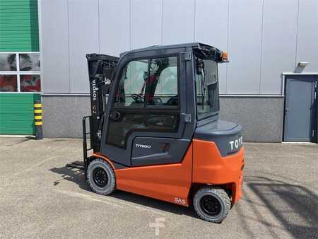 Elektromos 4 kerekű 2023 Toyota 9FBM25T (1)