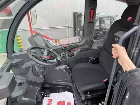 Telescopic forklift rigid 2026  Magni RTH8.46 (7)