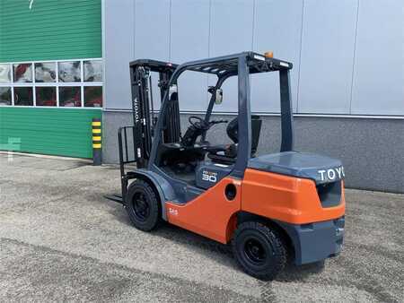 Diesel gaffeltruck 2023  Toyota 52-8FDF30 (1)
