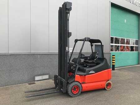 Elektryczne 4-kołowe 2003 Linde E25/600-02 (2)