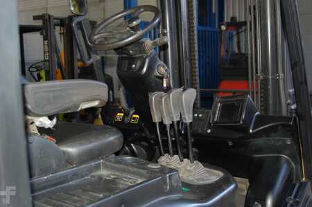 Empilhador diesel 2014 Hyundai 40D-9A (4)