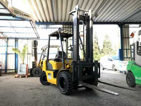 Empilhador diesel 2010 Hyundai 30D-7E (1)