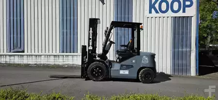 Elektromos 4 kerekű 2026  Heli CPS35 GC6-Li-S (1)