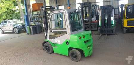 Empilhador diesel 2013 Cesab M320 (2)