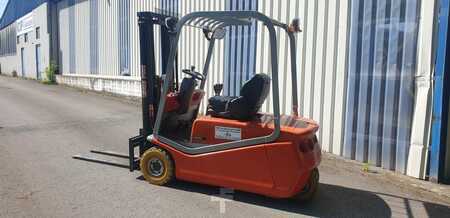 Elektro tříkolové VZV 2006  BT C3E160 (1)