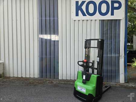 Stacker pedestre 2012  Cesab S 214 (3)