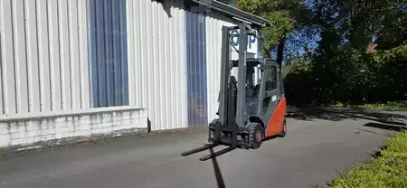 Treibgasstapler 2010  Linde H25T-01 (2)