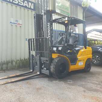 Empilhador diesel 2022 Hyundai 30D-9V (3)