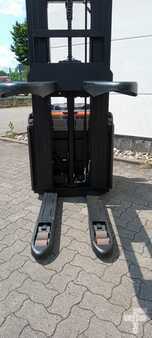 Stapelaars  Toyota SWE120L (6)