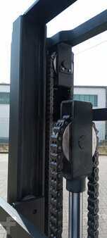 Stapelaars  Toyota SWE120L (7)