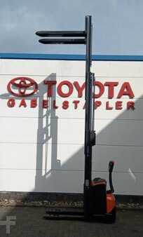 Pinontavaunu  Toyota SWE120L (2)