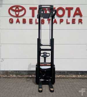 Stacker pedestre - Toyota BT SWE140 (9)