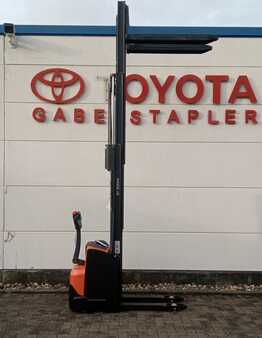 Stacker pedestre - Toyota BT SWE140 (3)