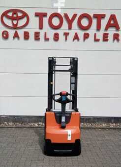 Pallet Stackers - Toyota BT SWE140L (5)
