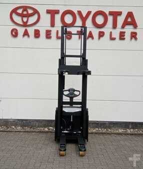 Stacker pedestre - Toyota BT SWE140L (9)